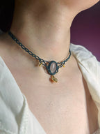 Collier « Marie » — Quartz rose & Ex-voto sacré