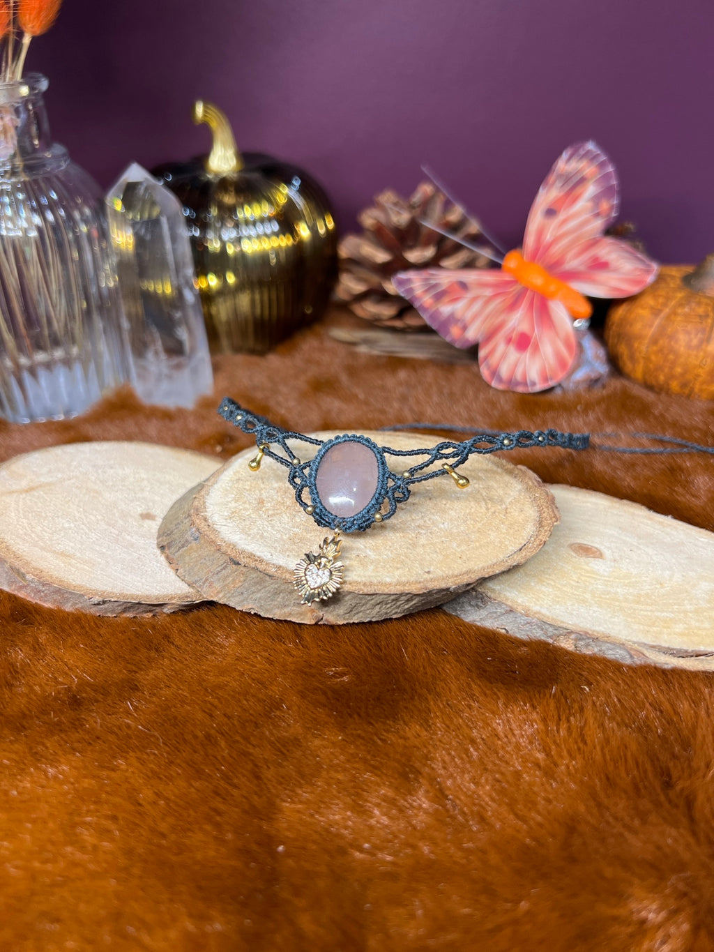 Collier « Marie » — Quartz rose & Ex-voto sacré