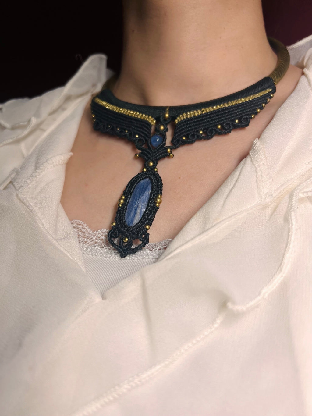 Collier Torque "Amie"en Cyanite