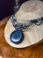 Estella – Collier torque en labradorite bleu abyssal