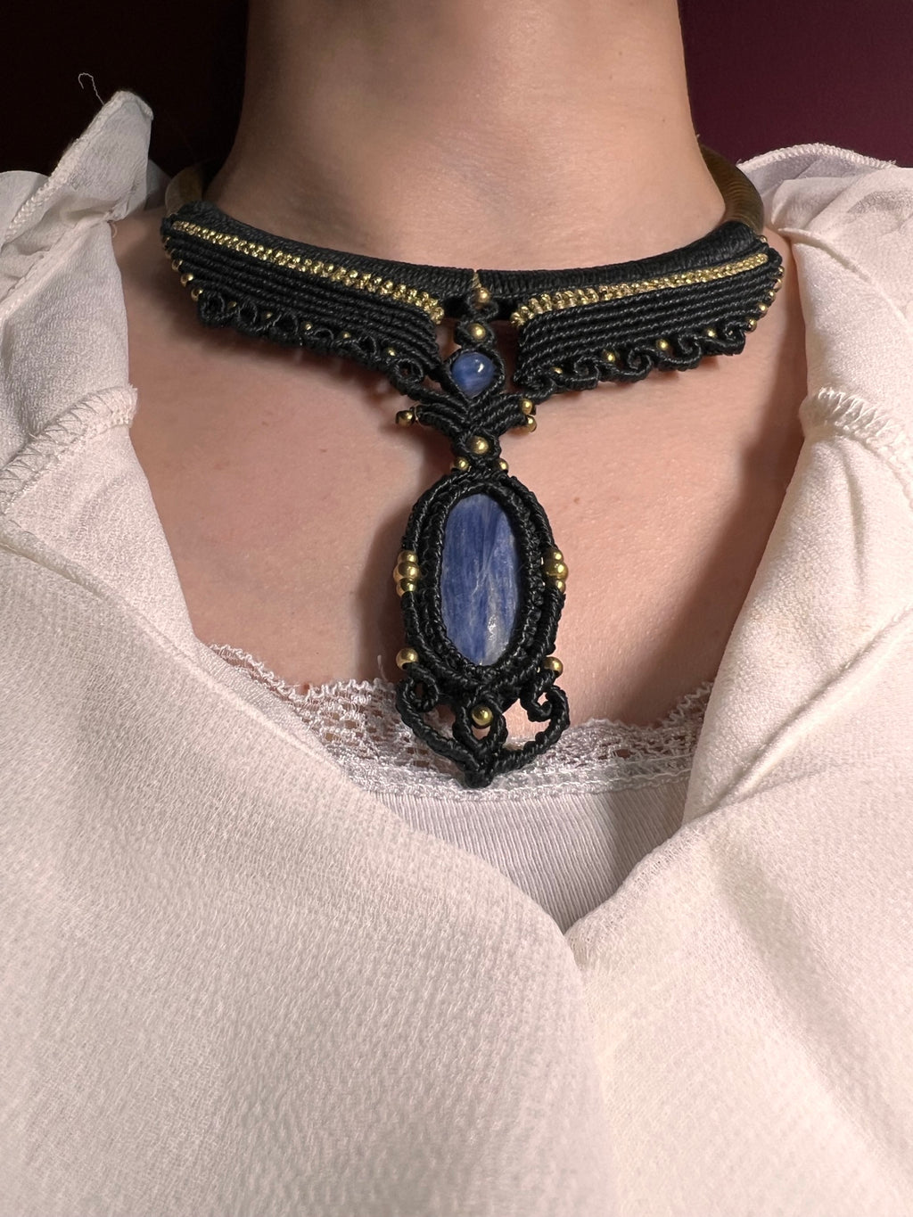 Collier Torque "Amie"en Cyanite