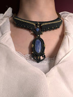 Collier Torque "Amie"en Cyanite