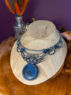 Estella – Collier torque en labradorite bleu abyssal